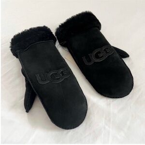 NWT UGG Sheepskin Shearling Mittens, Size S/M, Black, Ugg Australia Luxury